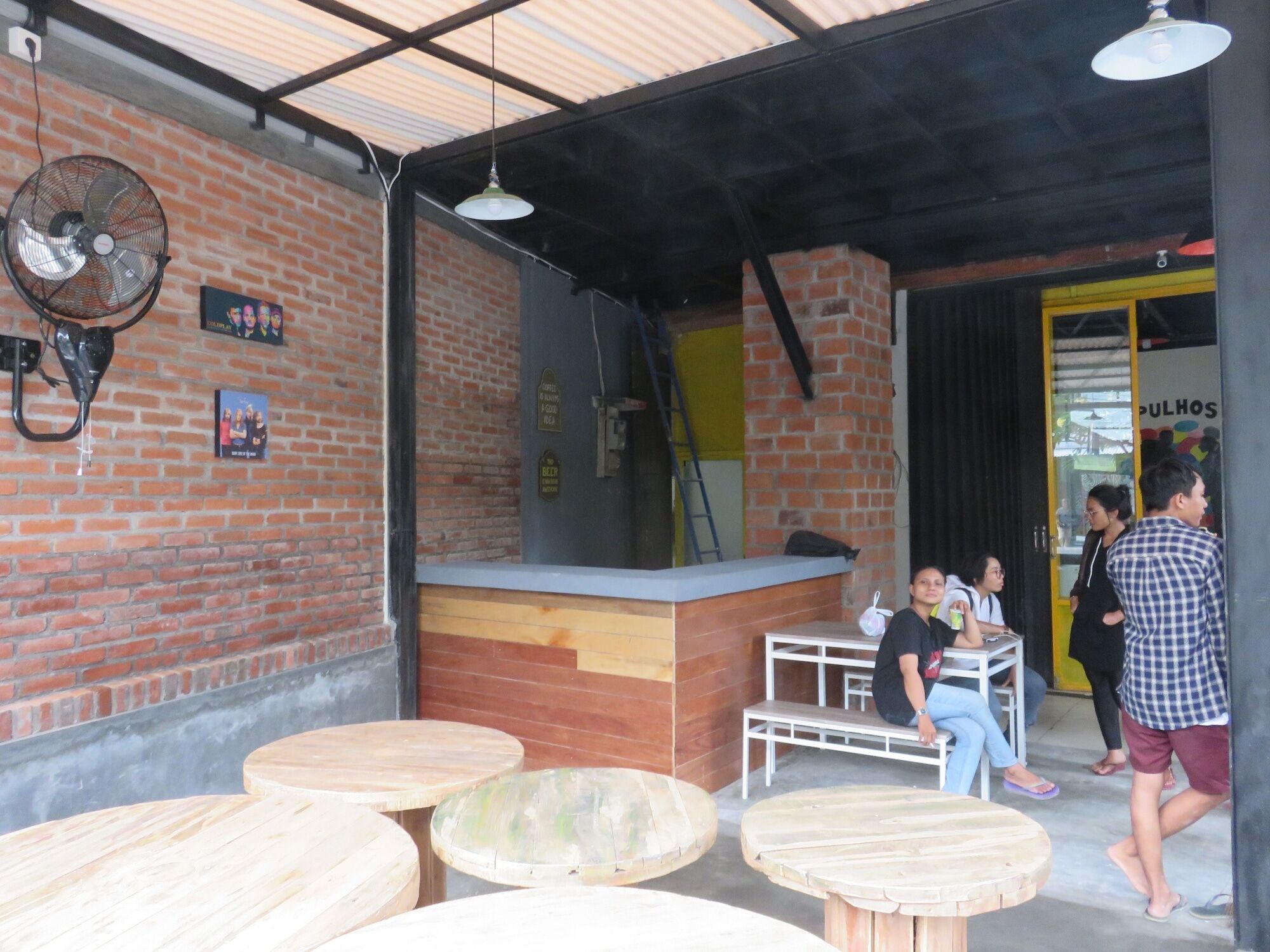 Kumpul Hostel Kuta Legian Eksteriør billede