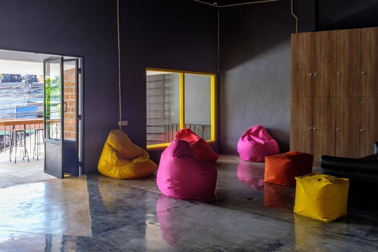 Kumpul Hostel Kuta Legian Eksteriør billede
