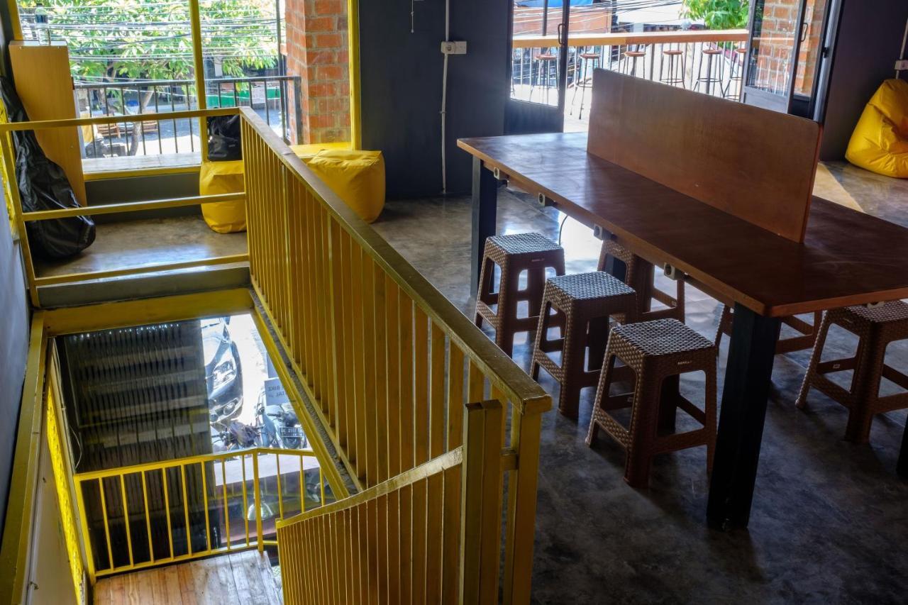 Kumpul Hostel Kuta Legian Eksteriør billede
