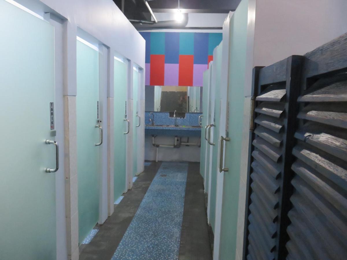 Kumpul Hostel Kuta Legian Eksteriør billede