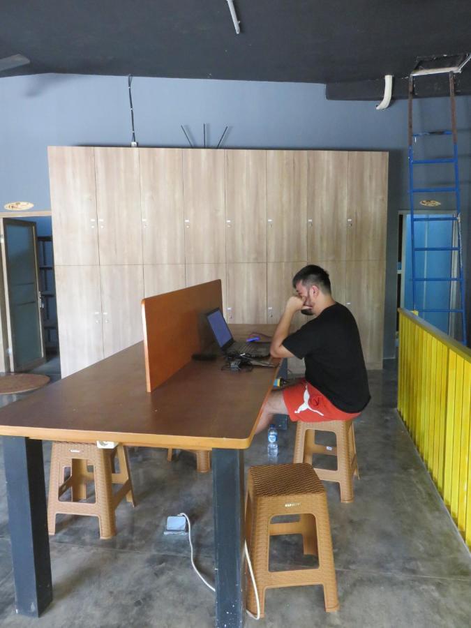 Kumpul Hostel Kuta Legian Eksteriør billede