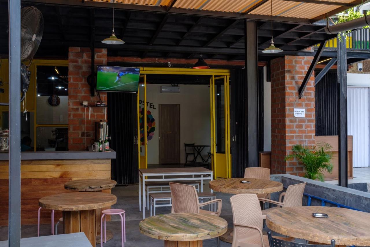 Kumpul Hostel Kuta Legian Eksteriør billede